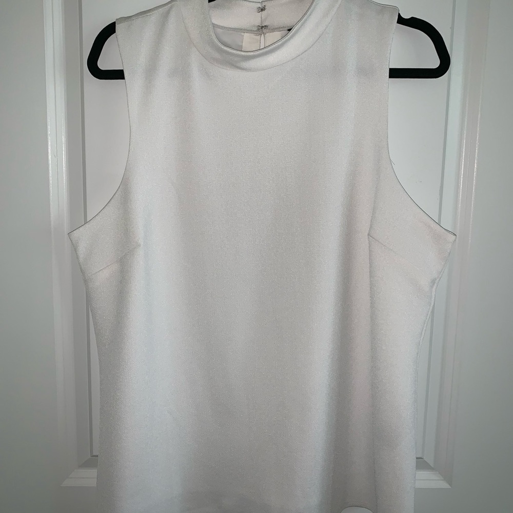 White Sleeveless Banana Republic Top Size XL